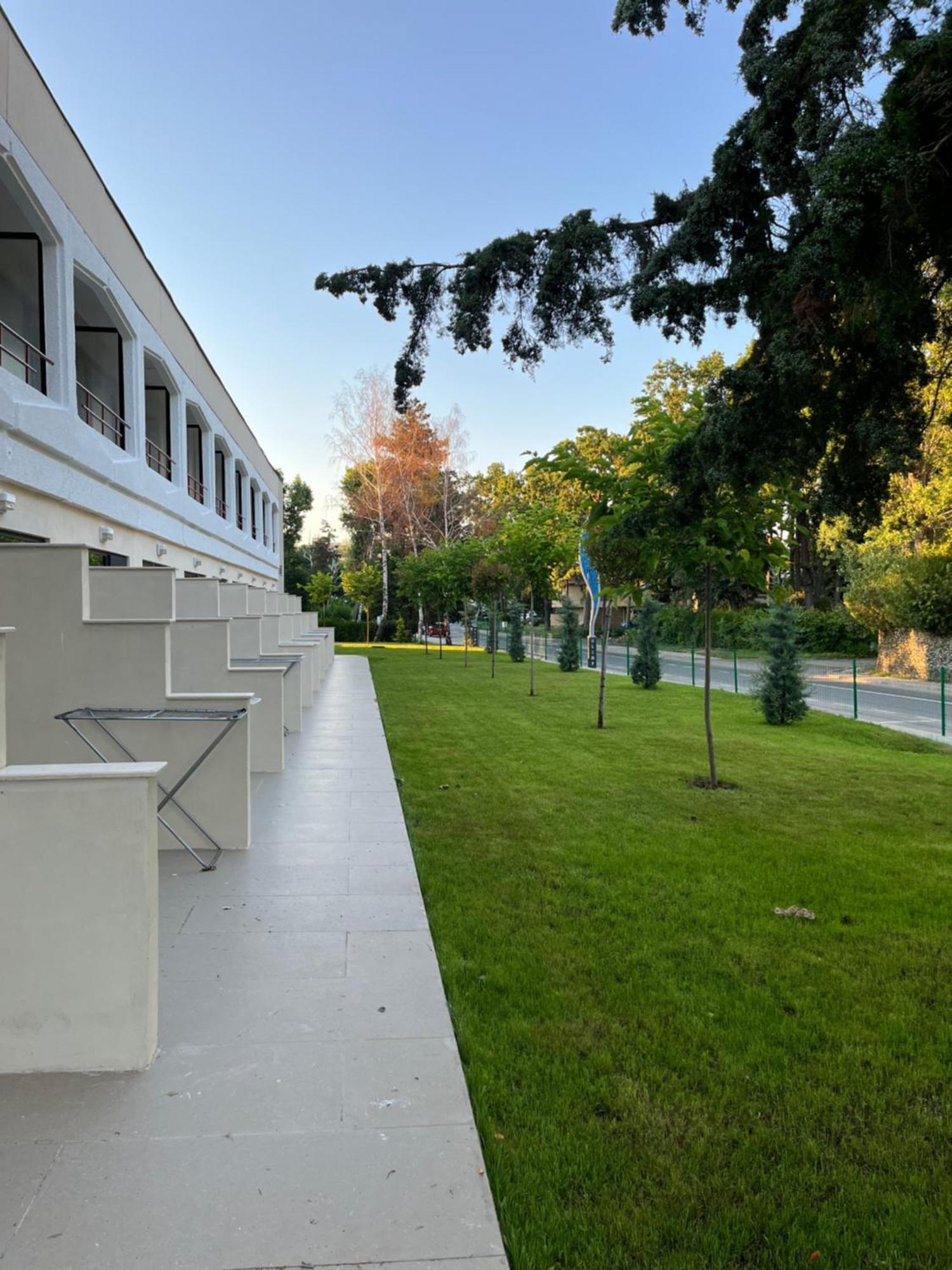 Hotel Selena Boutique Neptun Exterior photo